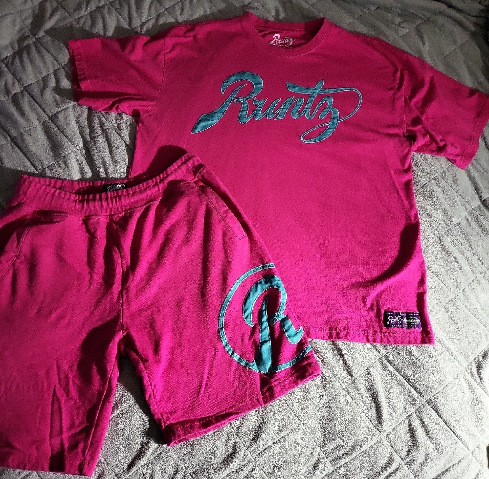 RUNTZ -  T-Shirt and Shorts Set -  rare